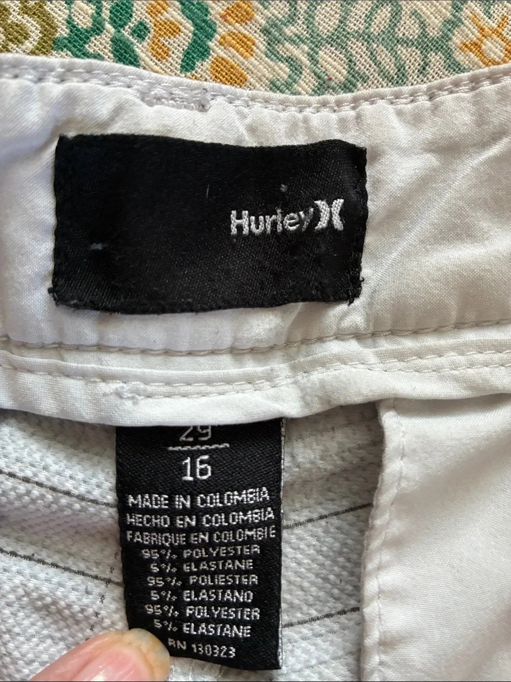 Hurley Size 29-16 Boys Plaid Casual Shorts - White/Gray
